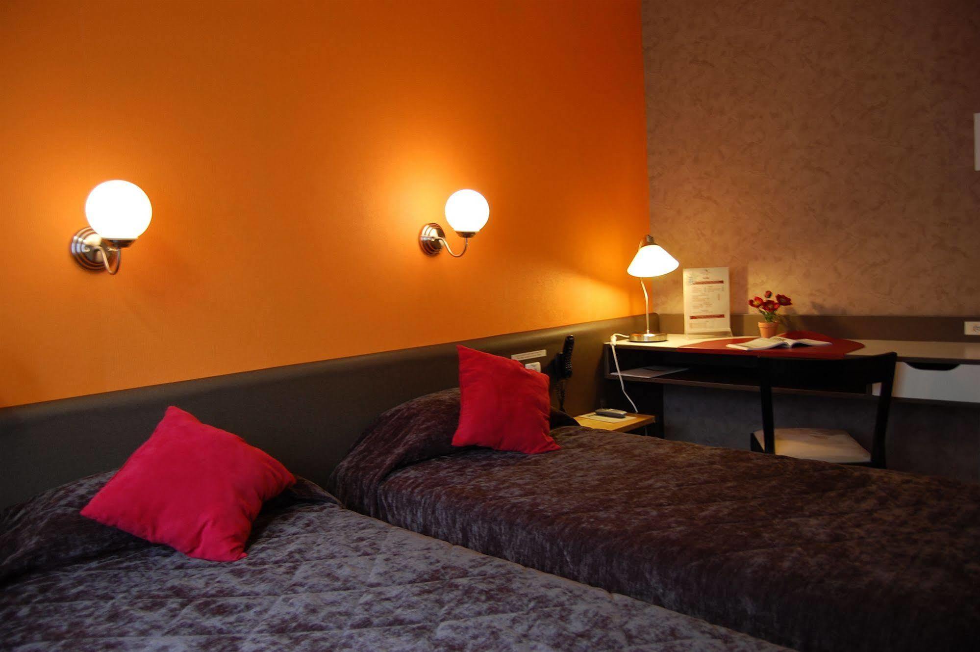 Logis Hotel Du Midi - Saint Etienne Sud Dış mekan fotoğraf