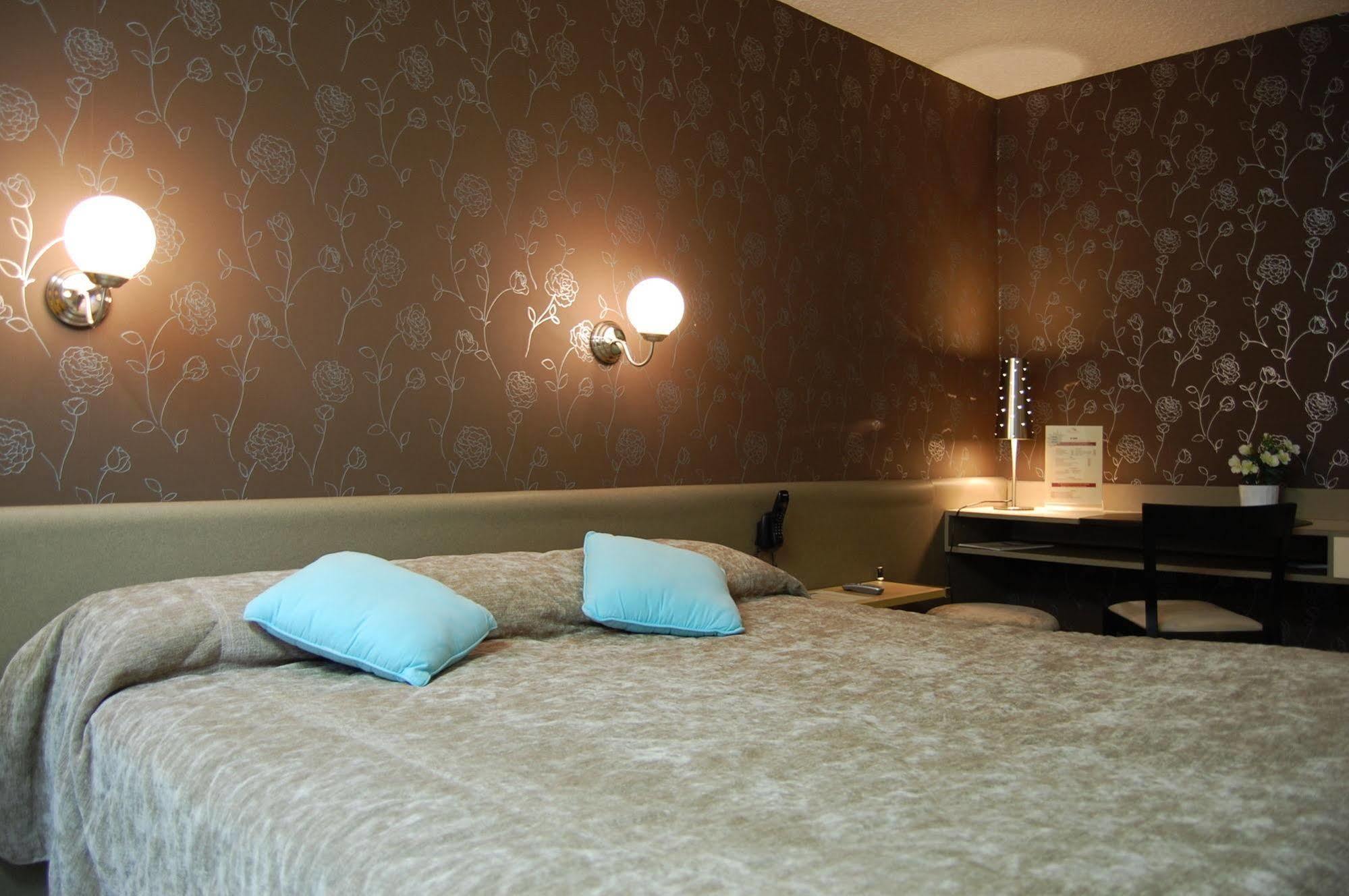 Logis Hotel Du Midi - Saint Etienne Sud Dış mekan fotoğraf