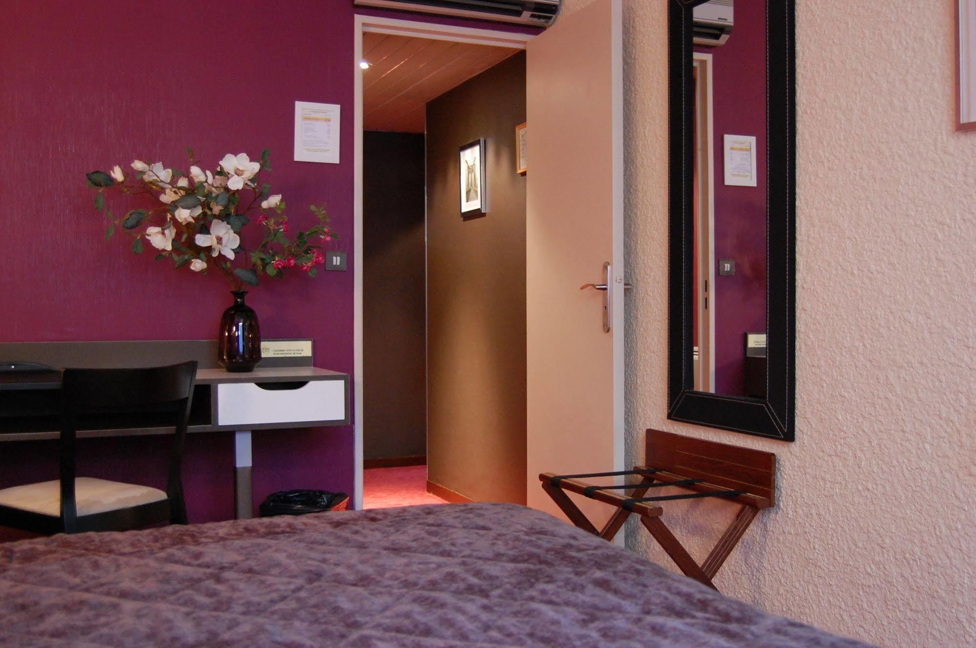 Logis Hotel Du Midi - Saint Etienne Sud Dış mekan fotoğraf