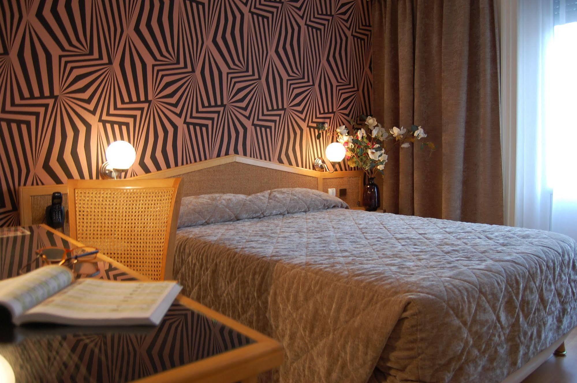 Logis Hotel Du Midi - Saint Etienne Sud Dış mekan fotoğraf