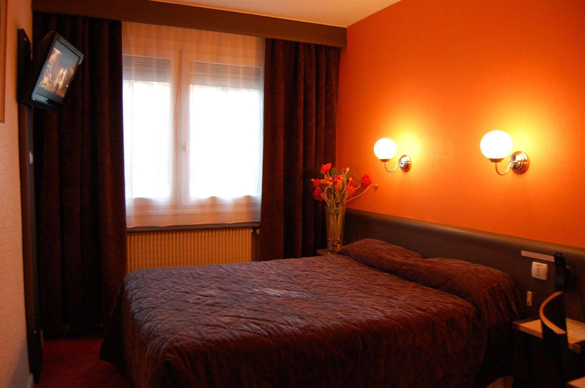 Logis Hotel Du Midi - Saint Etienne Sud Dış mekan fotoğraf